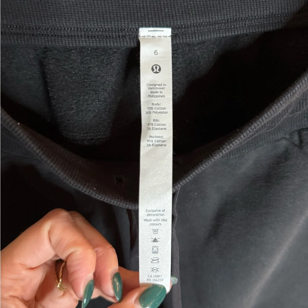 Lululemon Scuba Relaxed High-Rise Jogger Black | Womens Size 6 - Flawed